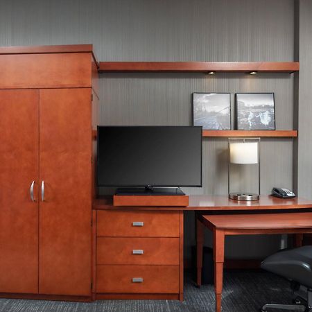 Courtyard By Marriott Greenville Downtown Kültér fotó