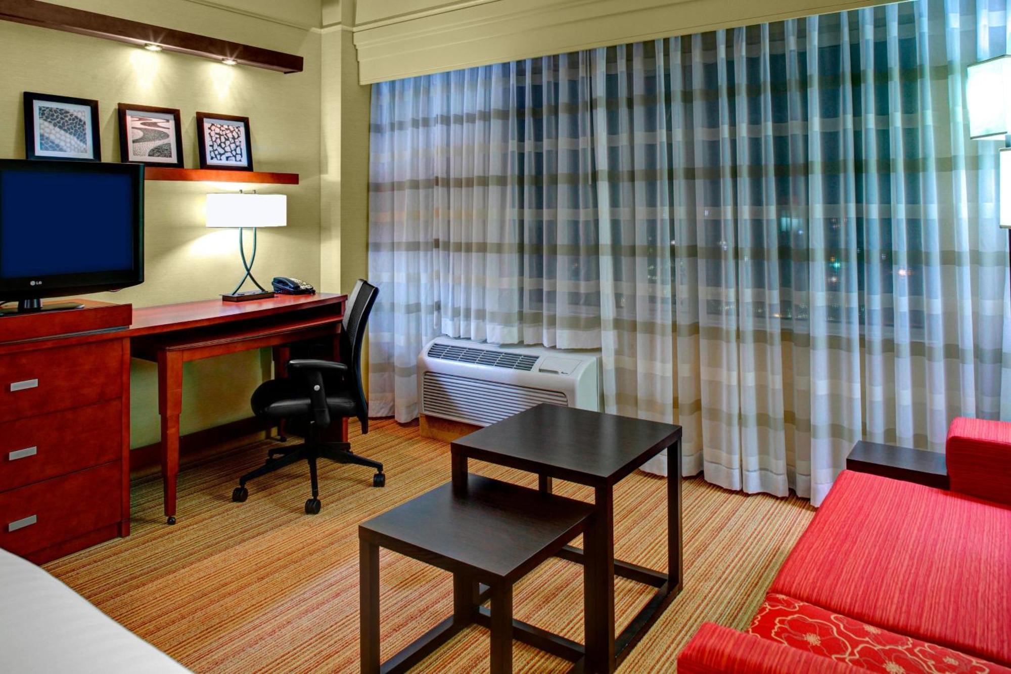 Courtyard By Marriott Greenville Downtown Kültér fotó