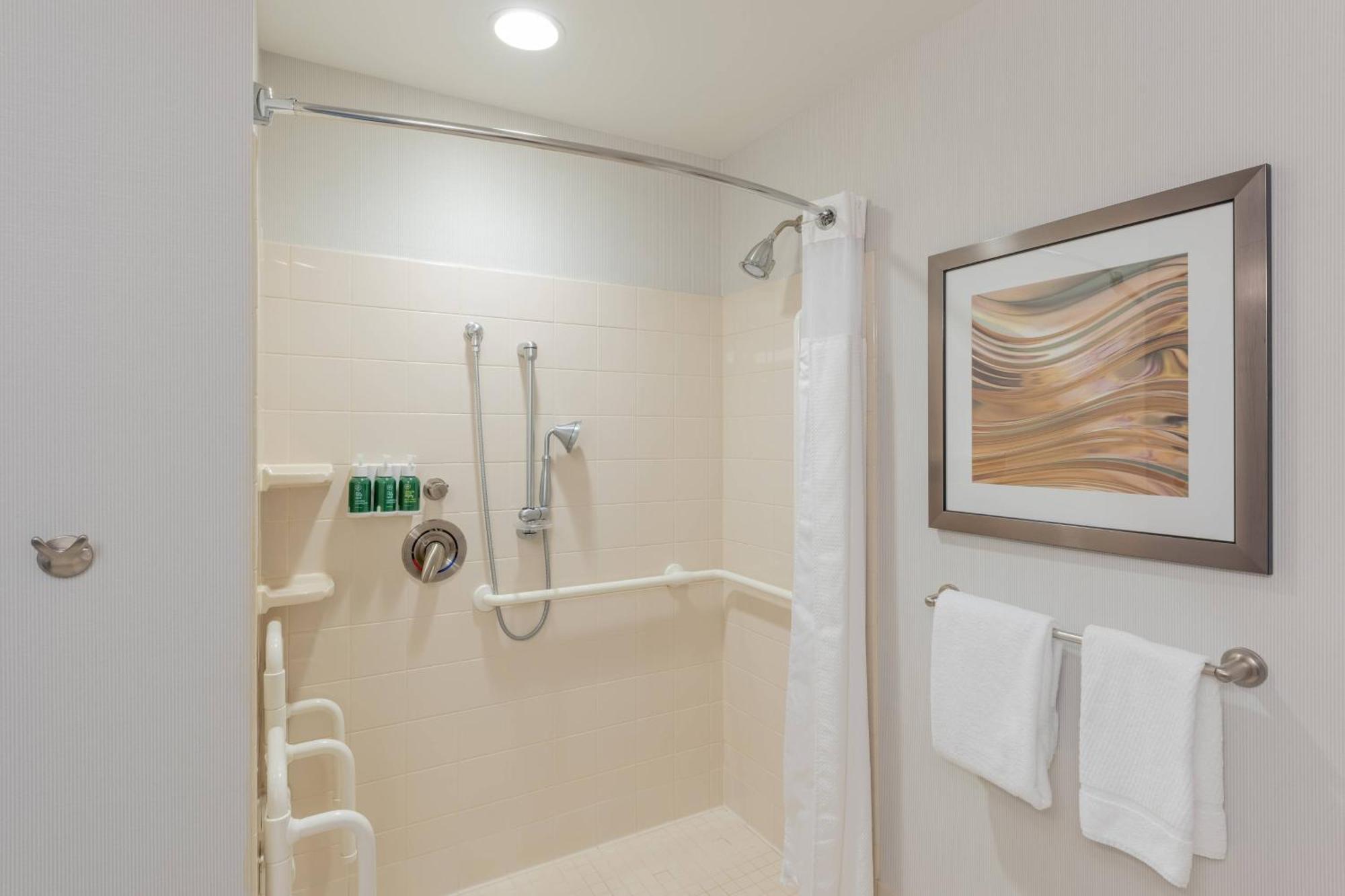 Courtyard By Marriott Greenville Downtown Kültér fotó
