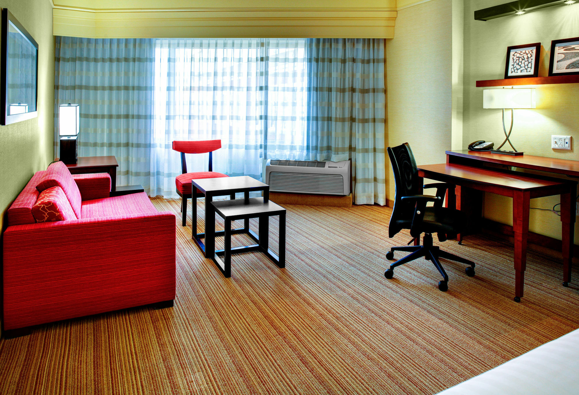 Courtyard By Marriott Greenville Downtown Kültér fotó